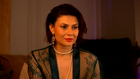 Snapshot of anaisleblanc chatting on February 6, 5:14 am Anais online show from February 6, 5:14 am