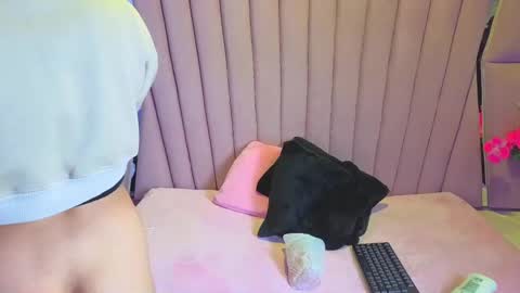 AbbyAndAntonela online show from December 2, 11:04 am