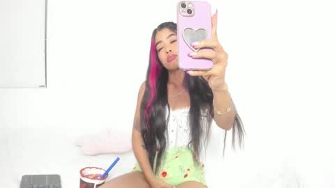 Snapshot of analia_collins chatting on March 18, 2:26 am Ana online show from March 18, 2:26 am