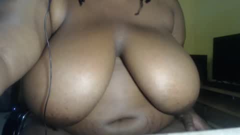 Snapshot of analock chatting on November 8, 10:04 am Dotunga online show from November 8, 10:04 am