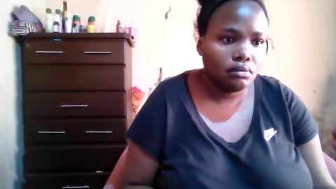 Snapshot of analslut1987 chatting on June 2, 7:43 am analslut1987 online show from June 2, 7:43 am
