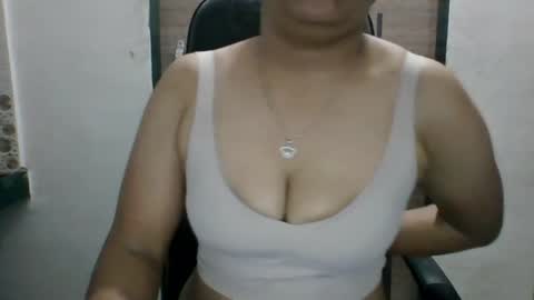 Snapshot of anamikaa_love chatting on April 11, 3:55 am Anamika online show from April 11, 3:55 am