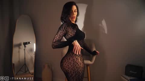 Ana online show from November 4, 9:47 pm