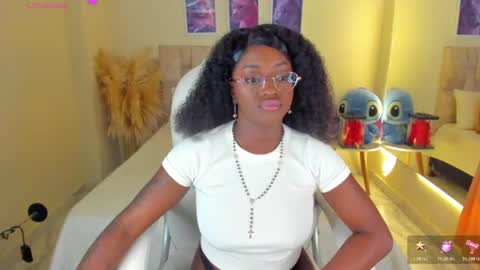 Snapshot of ananya_kay01 chatting on July 23, 12:47 pm A N A my connection hours are from 600 pm to 12 pm Colombian time online show from July 23, 12:47 pm