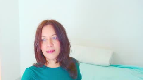 Snapshot of anapereira12 chatting on June 19, 10:02 pm anapereira12 online show from June 19, 10:02 pm