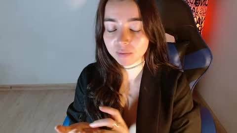ana 3 online show from June 1, 11:39 pm