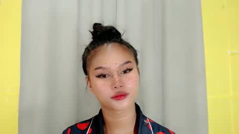 Snapshot of anaruru_ chatting on December 12, 10:56 am ANA online show from December 12, 10:56 am