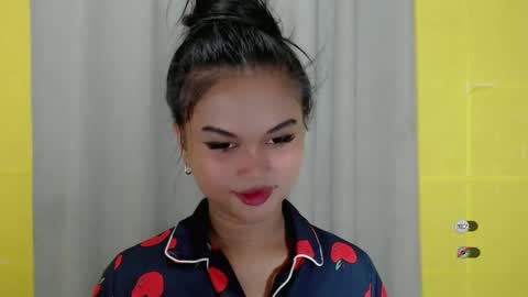 Snapshot of anaruru_ chatting on January 12, 6:49 pm ANA online show from January 12, 6:49 pm