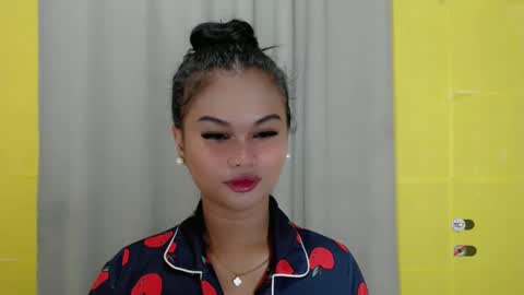 Snapshot of anaruru_ chatting on January 15, 3:29 pm ANA online show from January 15, 3:29 pm