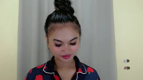 Snapshot of anaruru_ chatting on January 25, 8:42 pm ANA online show from January 25, 8:42 pm