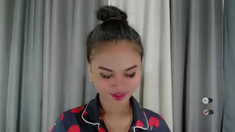 Snapshot of anaruru_ chatting on February 10, 7:26 am ANA online show from February 10, 7:26 am