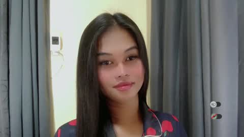 Snapshot of anaruru_ chatting on March 10, 5:43 am ANA online show from March 10, 5:43 am