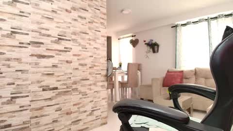 ana  online show from January 13, 7:10 pm