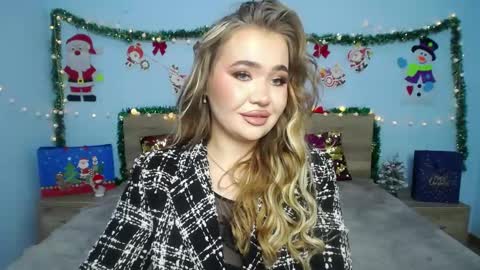 anastacyyellig online show from December 31, 3:12 am