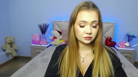 anastacyyellig online show from January 12, 8:36 pm