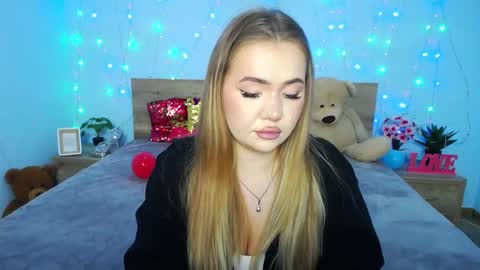 anastacyyellig online show from January 15, 6:12 am