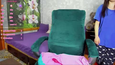 anna online show from December 3, 7:44 pm