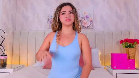 Snapshot of anastasia_steelegb chatting on May 19, 12:11 pm Mia online show from May 19, 12:11 pm