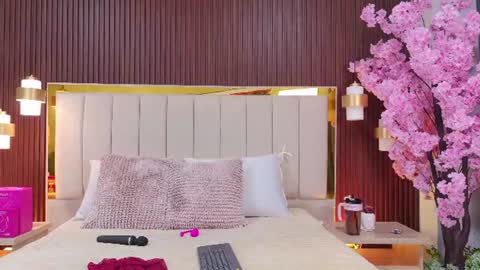Snapshot of anastasia_steelegb chatting on June 22, 12:13 pm Mia online show from June 22, 12:13 pm