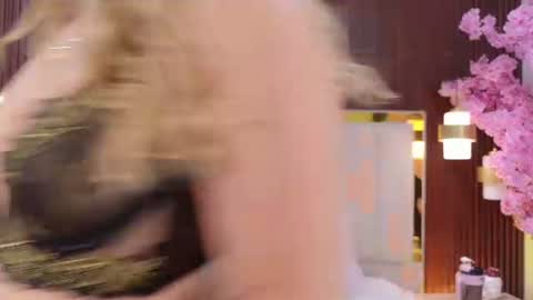 Snapshot of anastasia_steelegb chatting on June 30, 12:17 pm Mia online show from June 30, 12:17 pm