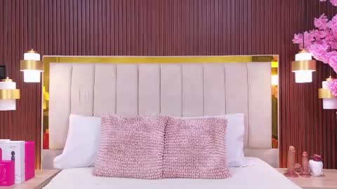 Snapshot of anastasia_steelegb chatting on July 29, 12:14 pm Mia online show from July 29, 12:14 pm