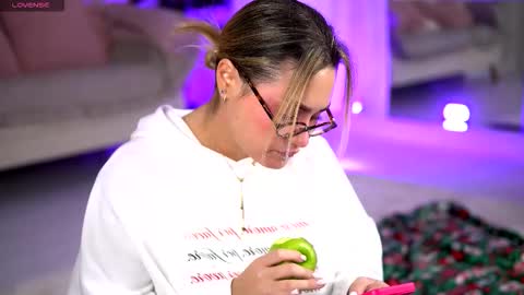 AnastasyaNoir online show from December 17, 5:46 am