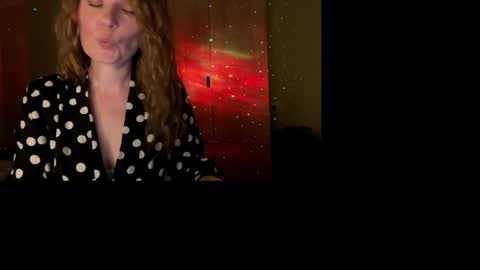 Snapshot of anavelle chatting on June 1, 10:55 pm Ana online show from June 1, 10:55 pm