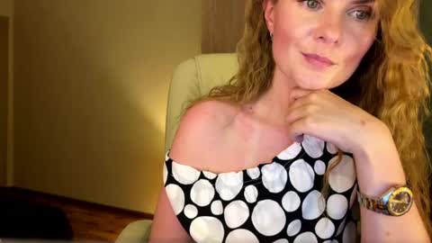 Snapshot of anavelle chatting on June 30, 11:06 pm Ana online show from June 30, 11:06 pm