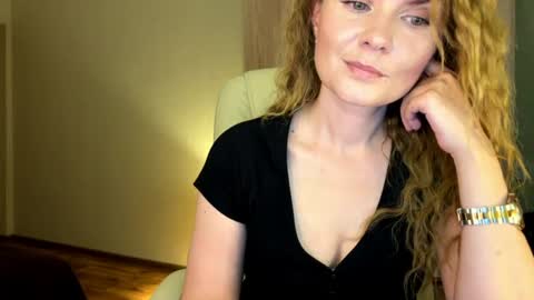 Snapshot of anavelle chatting on July 6, 11:07 pm Ana online show from July 6, 11:07 pm