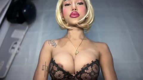 Snapshot of anawalters chatting on December 20, 12:51 am anawalters online show from December 20, 12:51 am