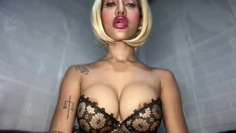 Snapshot of anawalters chatting on January 19, 3:49 pm anawalters online show from January 19, 3:49 pm