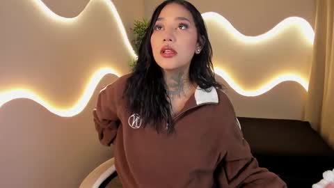 anaya_olyx online show from September 18, 5:20 am