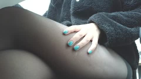 Snapshot of anddrea_ chatting on June 30, 12:06 pm online show from June 30, 12:06 pm