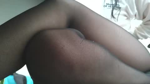 Snapshot of anddrea_ chatting on July 21, 11:45 am online show from July 21, 11:45 am