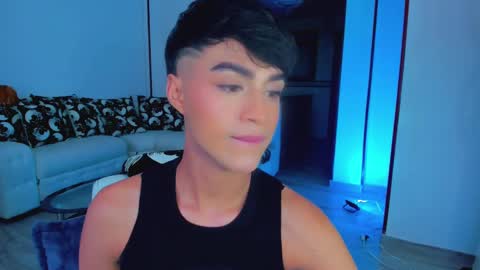 Snapshot of anddy_grey1 chatting on January 20, 3:50 pm Dani 3 online show from January 20, 3:50 pm