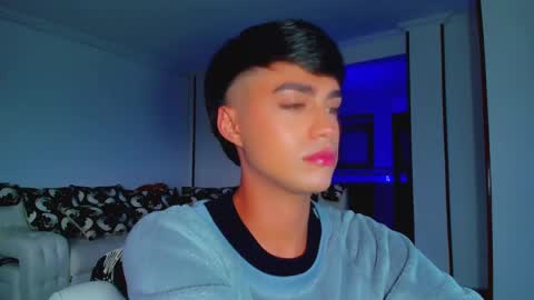 Snapshot of anddy_grey1 chatting on February 27, 7:47 pm Dani 3 online show from February 27, 7:47 pm