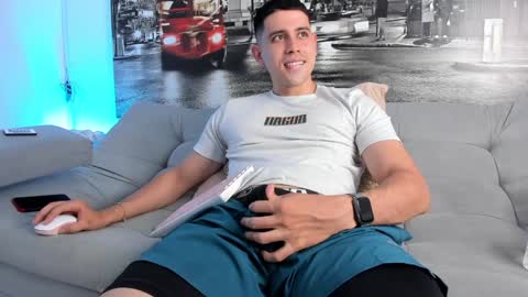 Snapshot of ander_perez chatting on December 19, 5:40 pm ANDER online show from December 19, 5:40 pm