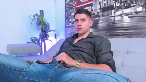 Snapshot of ander_perez chatting on February 26, 6:32 pm ANDER online show from February 26, 6:32 pm