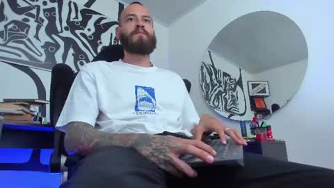 Snapshot of anders_x chatting on June 14, 2:24 am Andrs - online show from June 14, 2:24 am