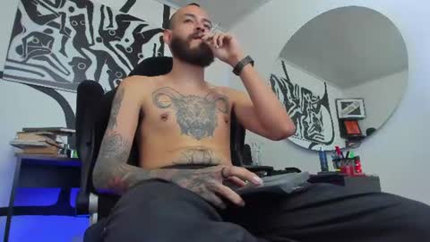 Snapshot of anders_x chatting on June 16, 11:18 pm Andrs - online show from June 16, 11:18 pm