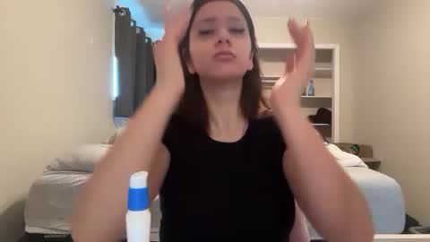 anditspinkxo online show from June 10, 5:23 pm