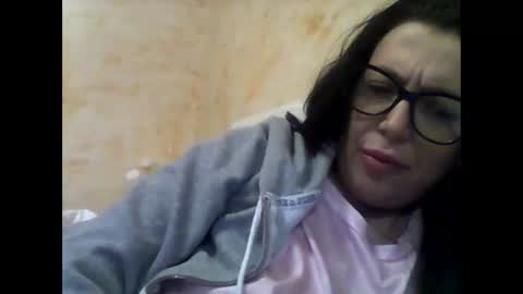 Snapshot of andjela9999 chatting on February 22, 9:02 pm andjela9999 online show from February 22, 9:02 pm