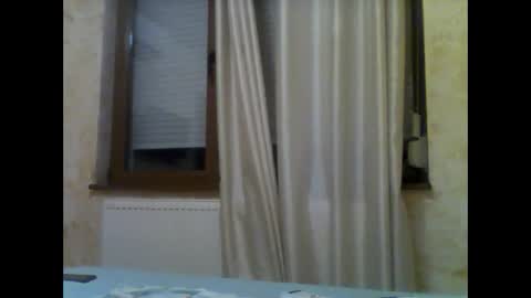 Snapshot of andjela9999 chatting on February 24, 6:39 pm andjela9999 online show from February 24, 6:39 pm