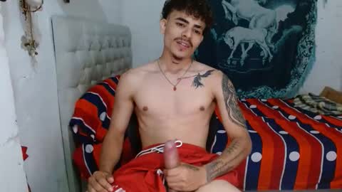 andr_093 online show from April 30, 1:01 am