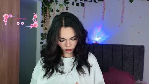Snapshot of andra_rosse chatting on June 11, 2:53 am Andra de la Rosse online show from June 11, 2:53 am