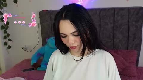 Snapshot of andra_rosse chatting on June 23, 6:33 am Andra de la Rosse online show from June 23, 6:33 am