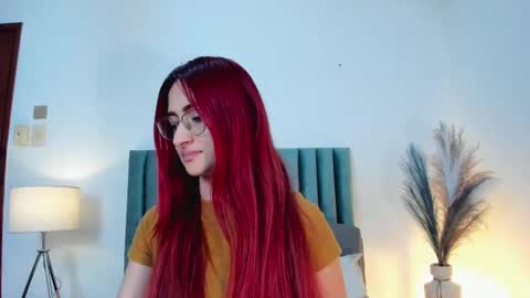 Andra Cyrus online show from March 3, 5:39 pm