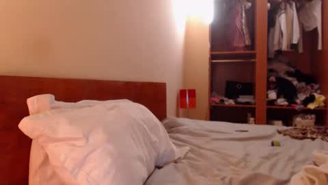 Snapshot of andrasweetie chatting on December 1, 9:59 pm Andra online show from December 1, 9:59 pm