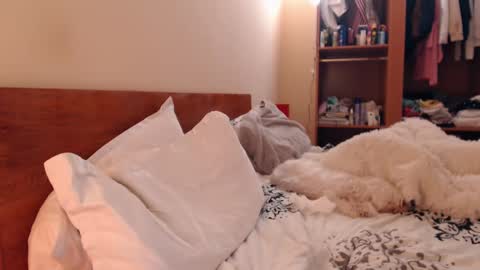 Snapshot of andrasweetie chatting on February 25, 4:10 pm Andra online show from February 25, 4:10 pm