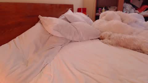 Snapshot of andrasweetie chatting on March 9, 1:59 pm Andra online show from March 9, 1:59 pm